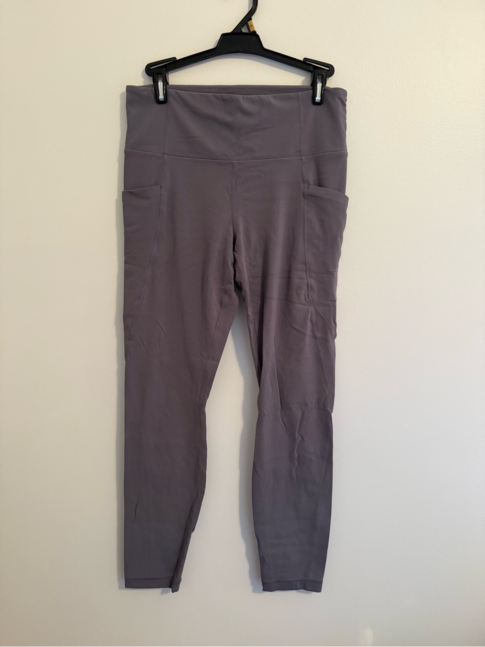 Athleta Women’s Salutation Stash Tight